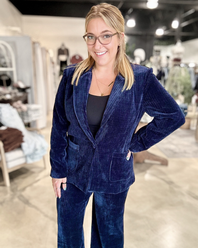 Jackets and other outerwear for women in sizes XS-3X. | Reverie